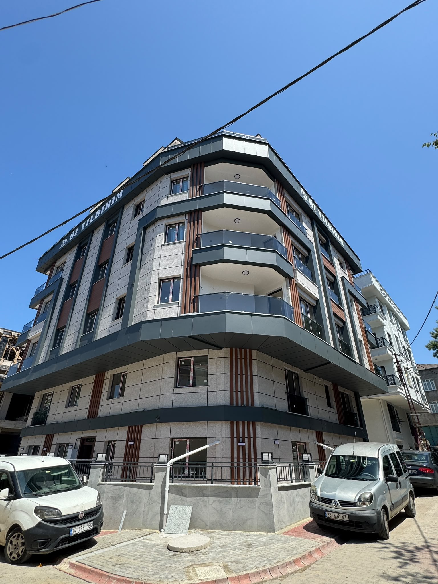 Sonraki resim için tıklayın ÇEKMEKÖY MAHALLESİNDE 4+2 ÇATI DUBLEKSİ